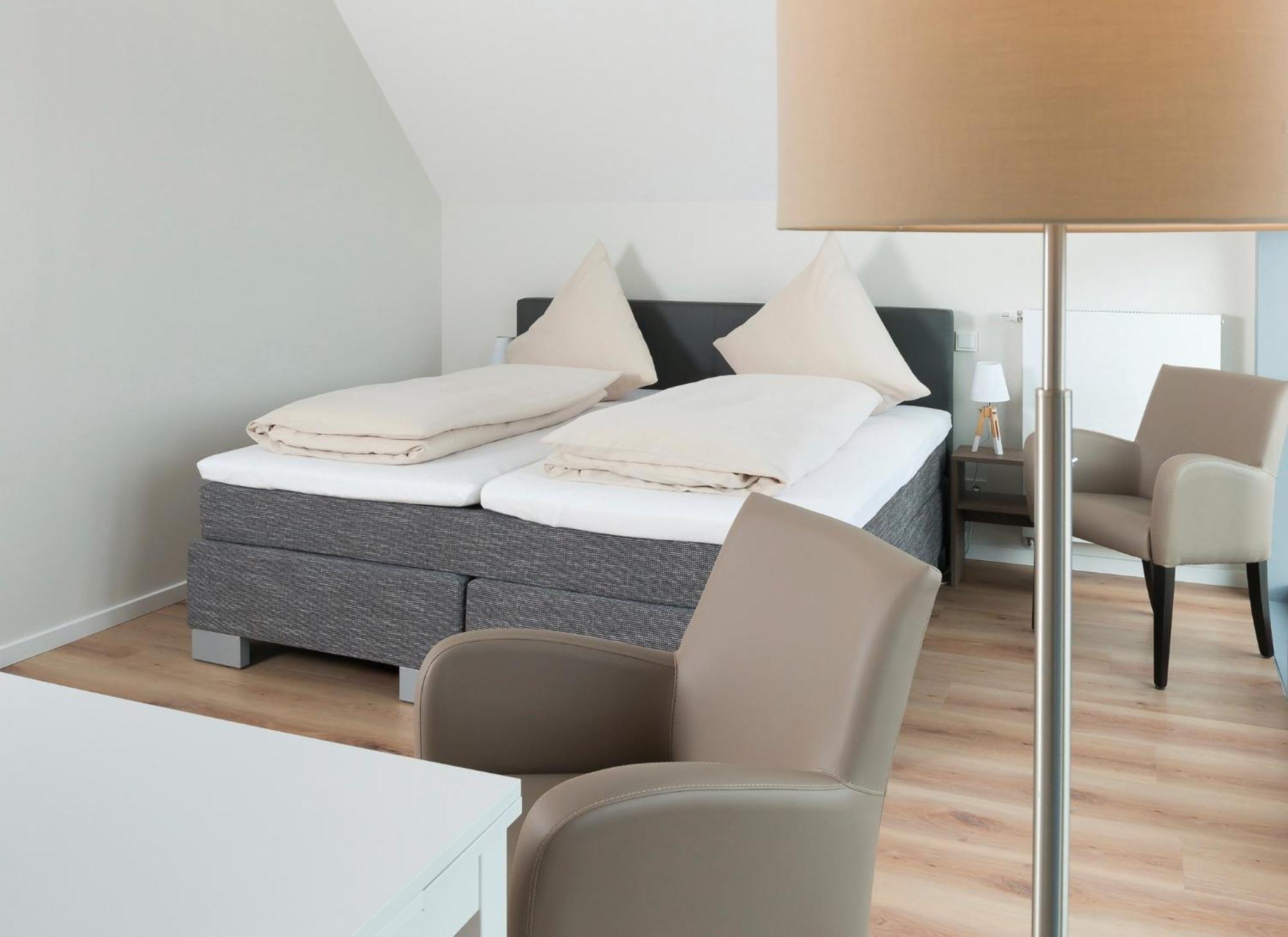 Ostsee - Reetdachhaus Nr 36 "Warder" Im Strand Resort Heiligenhafen Bagian luar foto