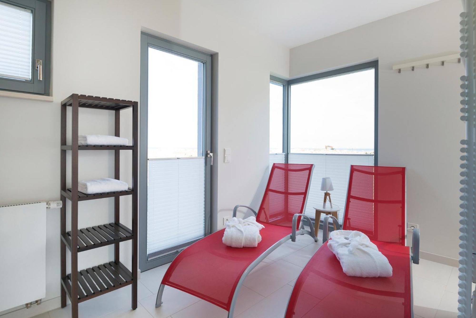 Ostsee - Reetdachhaus Nr 36 "Warder" Im Strand Resort Heiligenhafen Bagian luar foto